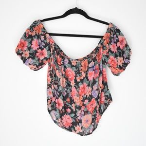 Off the shoulder floral top!